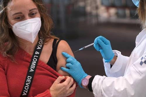 Instalarán módulos regionales de vacunación para rezagados en 35 municipios Edomex